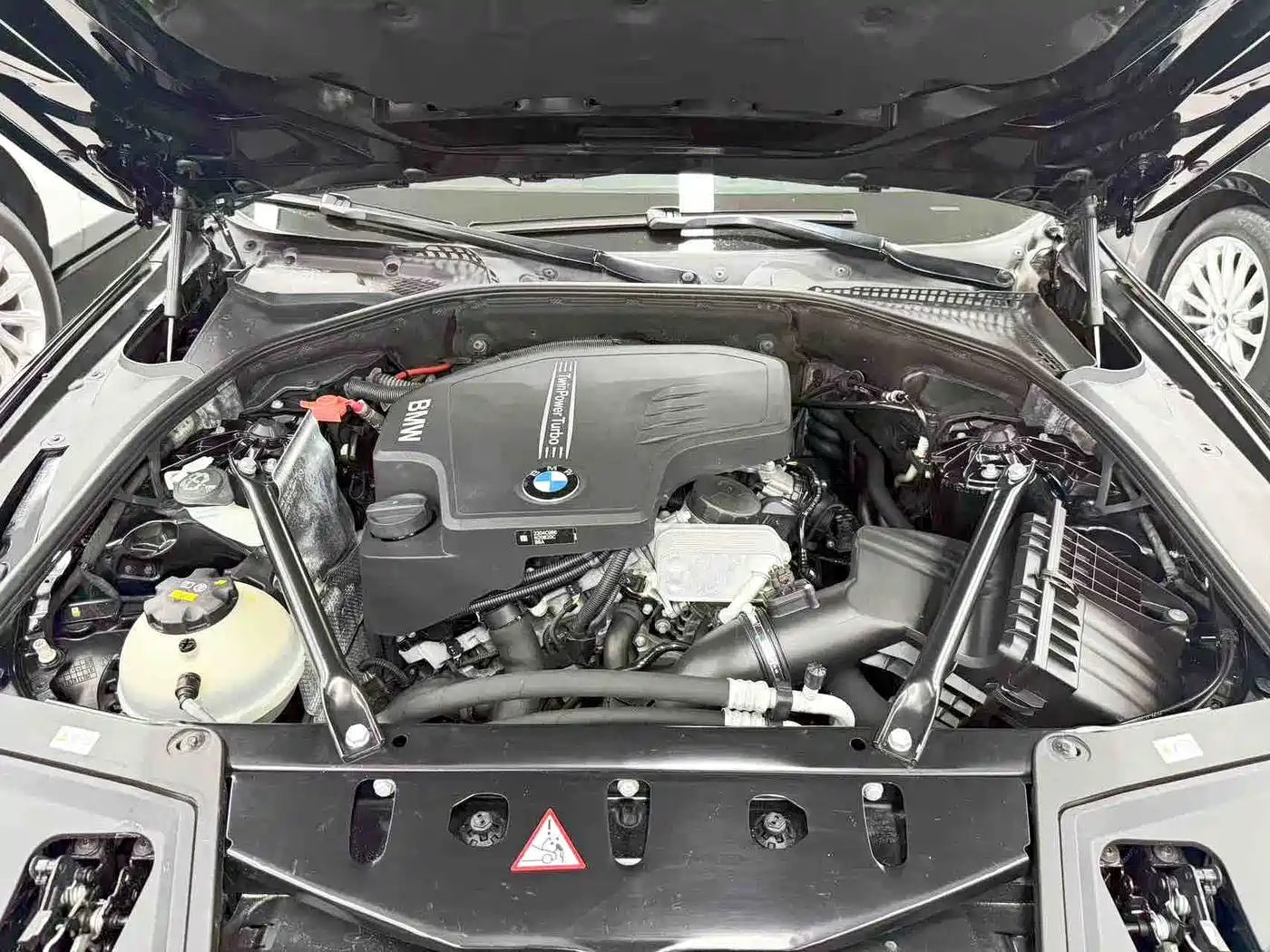 BMW 5 Series 2017 525Li Leading Edition фото 24