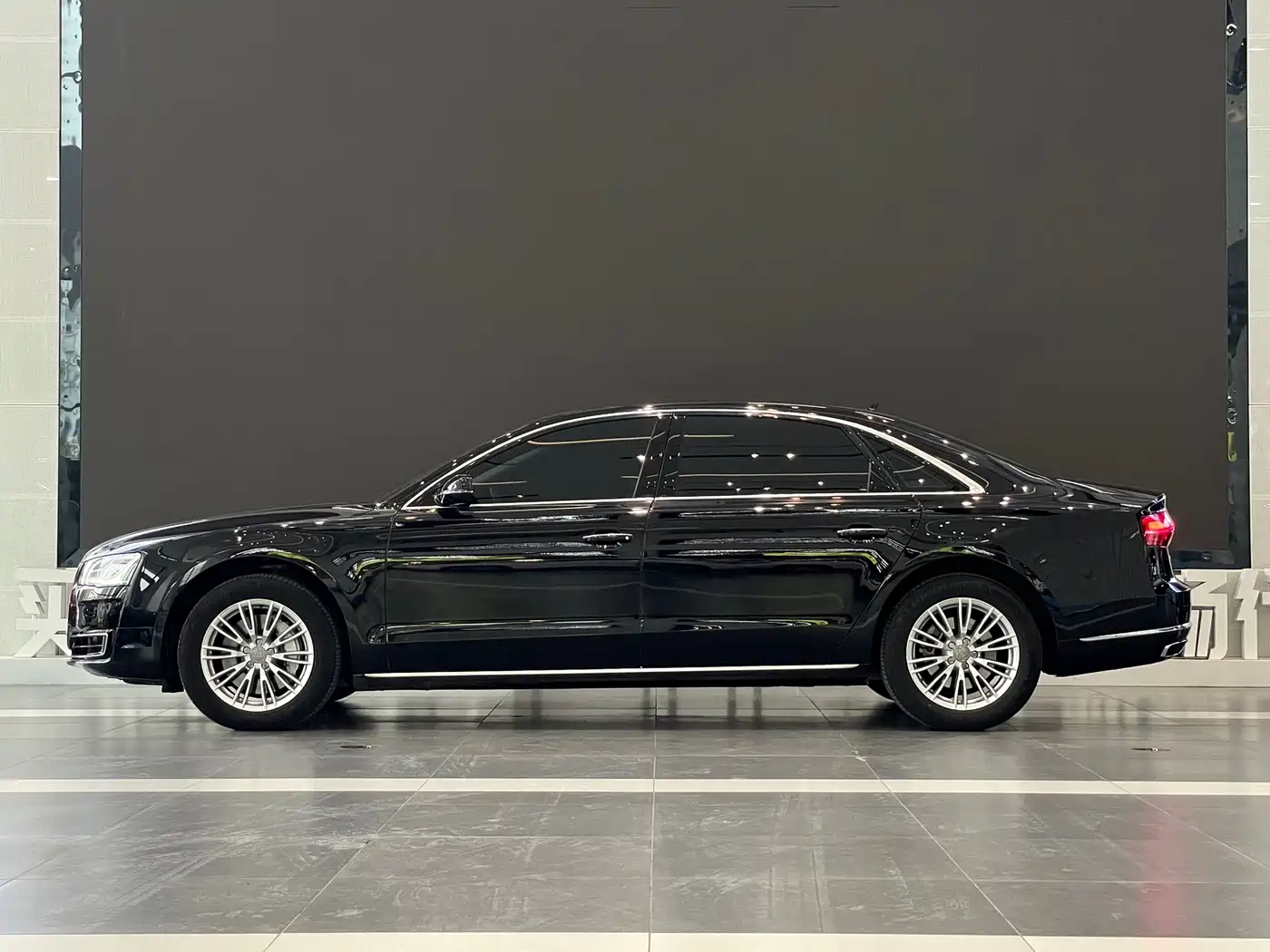 Audi A8 2016 A8L 45 TFSI quattro Comfort фото 3