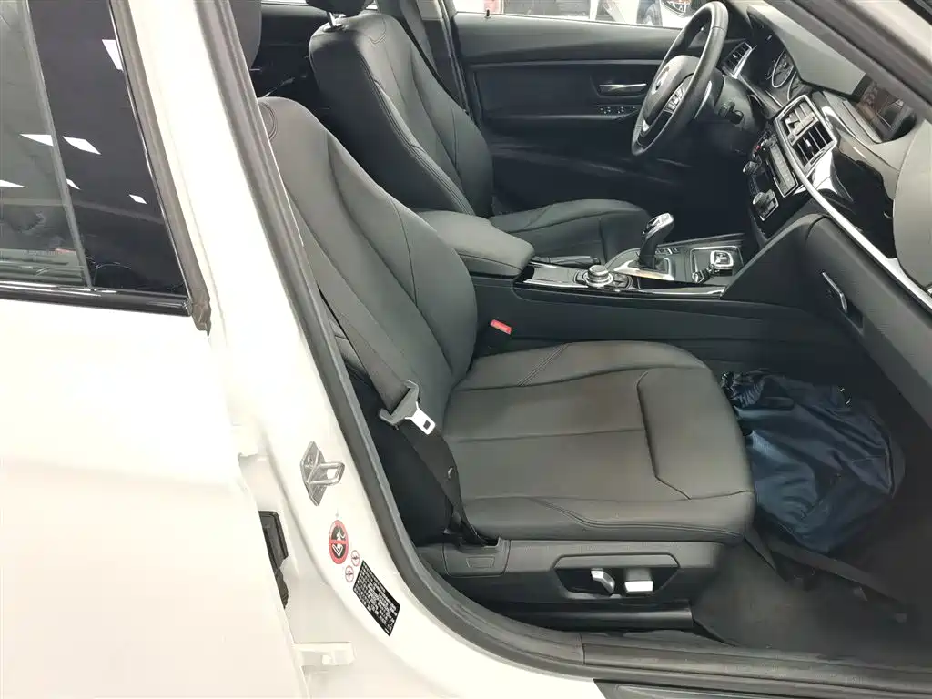 BMW 3 Series 2017 320Li M Sport фото 20