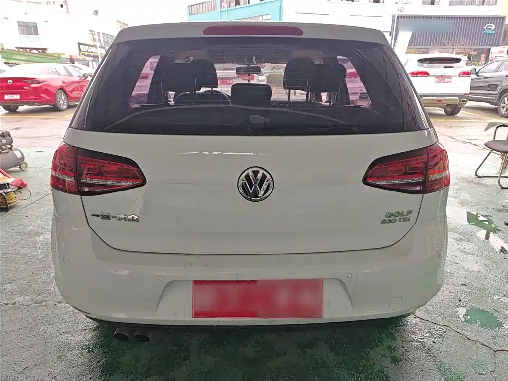 Volkswagen Golf 2017 230TSI Auto Comfort Millionth Anniversary Edition фото 6