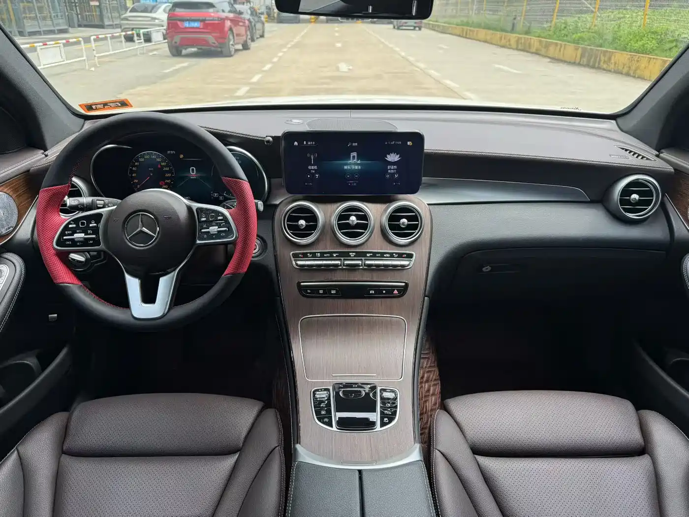 Mercedes-Benz GLC 2021 GLC 300 L 4MATIC Luxury фото 4