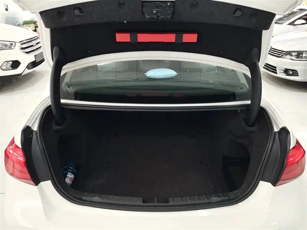 BMW 3 Series 2017 320Li M Sport фото 15