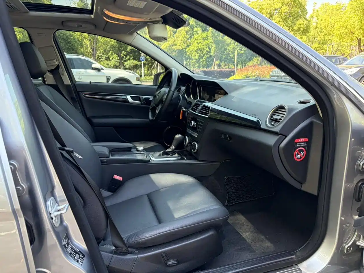 Mercedes-Benz C-Class 2013 C 180 Classic Grand Edition фото 8