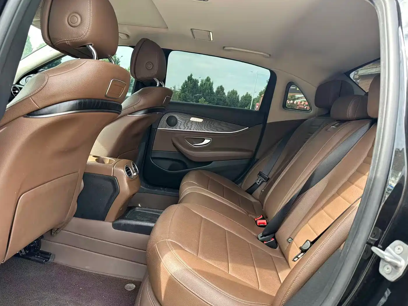 Mercedes-Benz E-Class 2016 E 200 L Sport Type фото 11