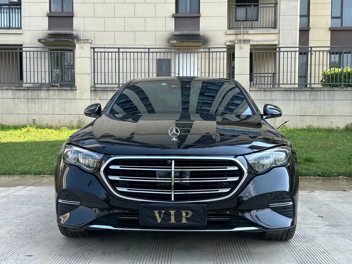 Mercedes-Benz E-Class 2024 E 300 L Fashion фото 2