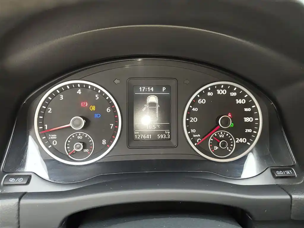 Volkswagen Tiguan 2016 280TSI Automatic 2WD Silk Road Fashion Edition фото 12