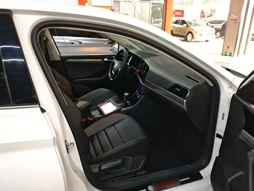 Volkswagen Sagitar 2021 280TSI DSG Surpassing Edition фото 25