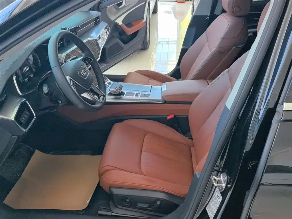 Audi A6L 2021 40 TFSI Luxury Elegance фото 12