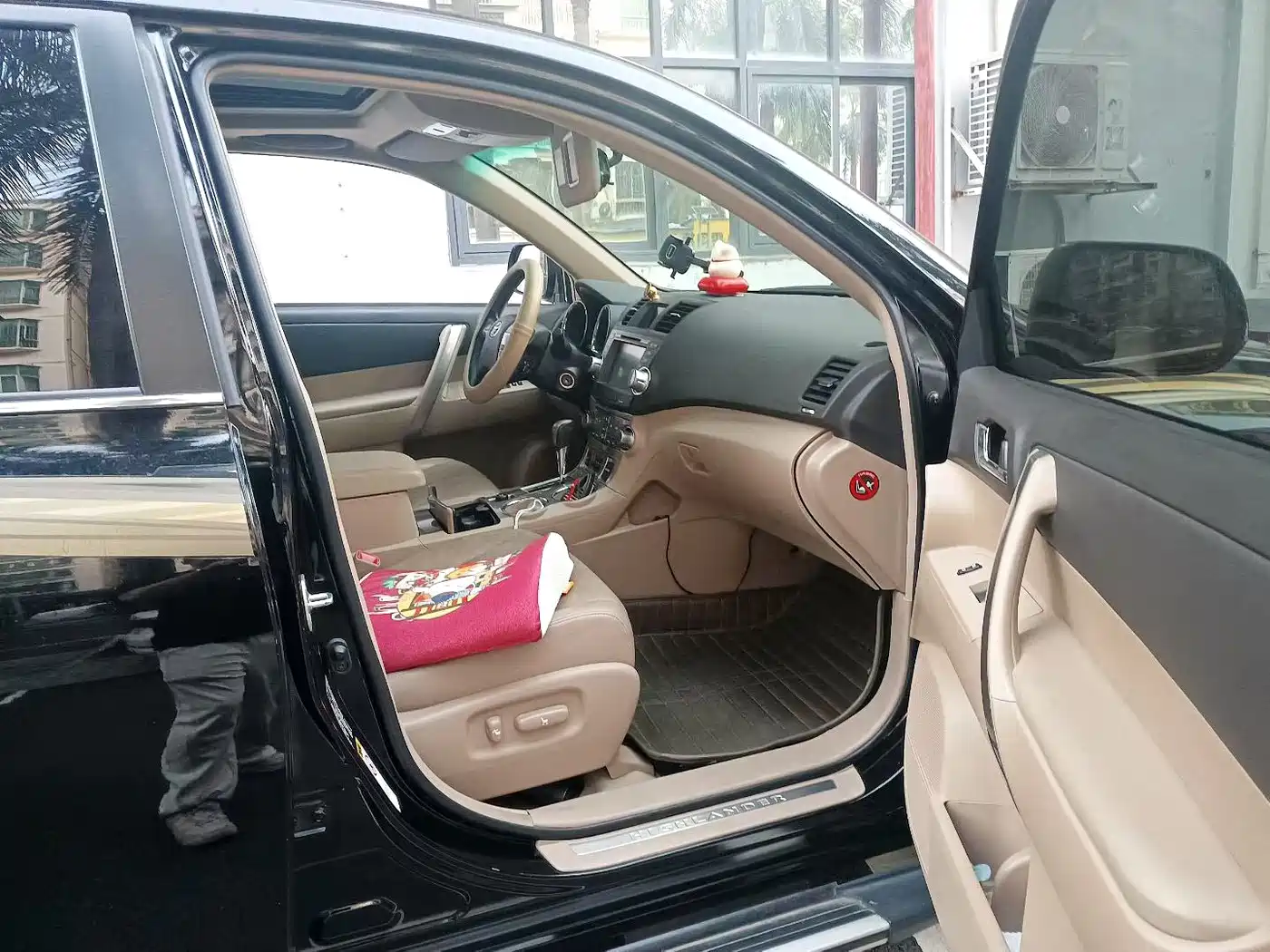 Photo 6 - Toyota Highlander
