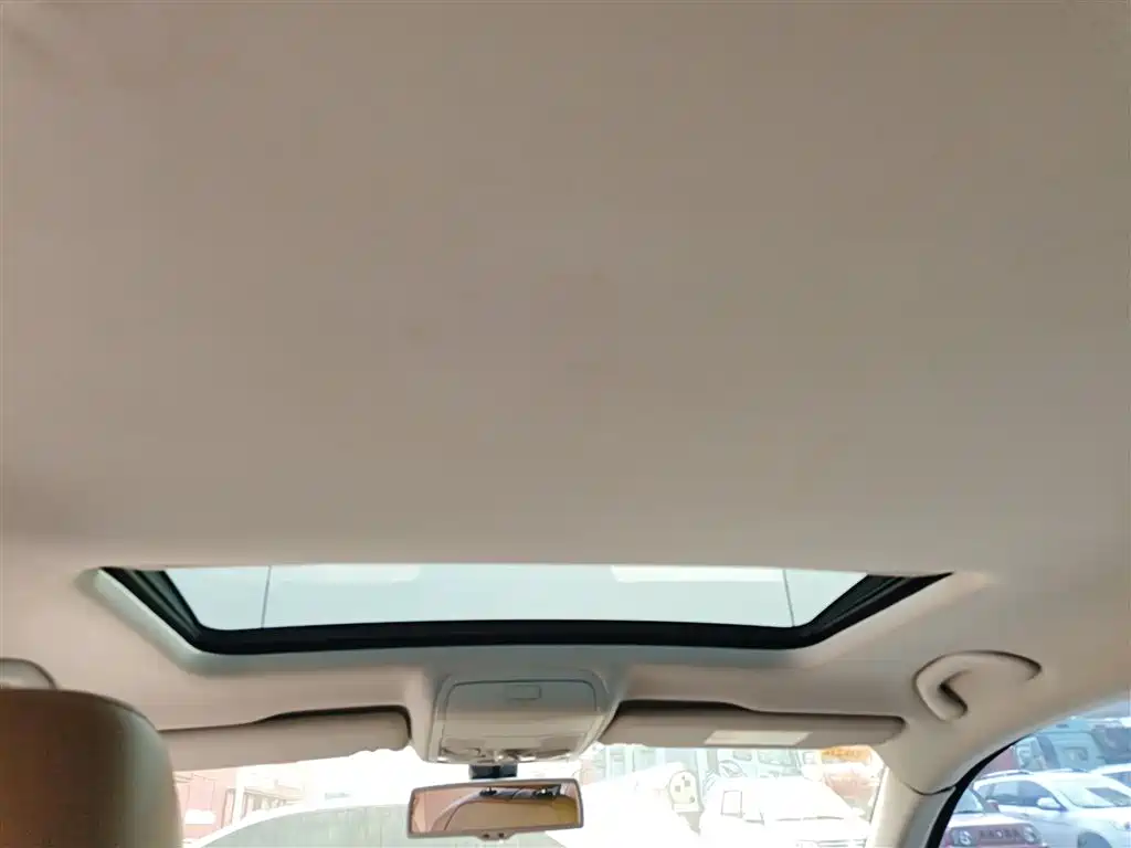 Volkswagen Passat 2014 1.8TSI DSG Executive Edition фото 14