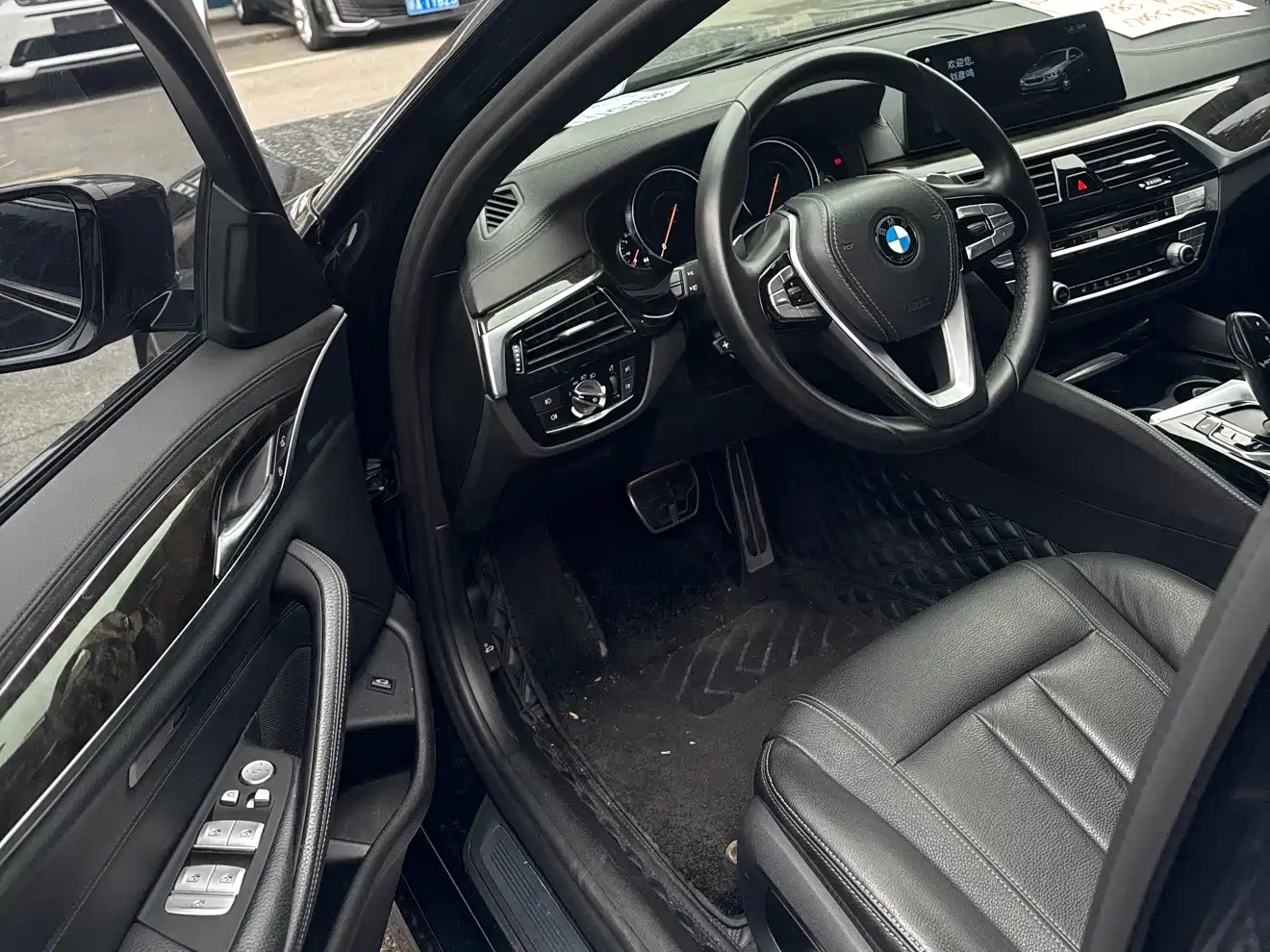 BMW 5 Series 2018 Facelift 530Li Leading M Sport Package фото 3