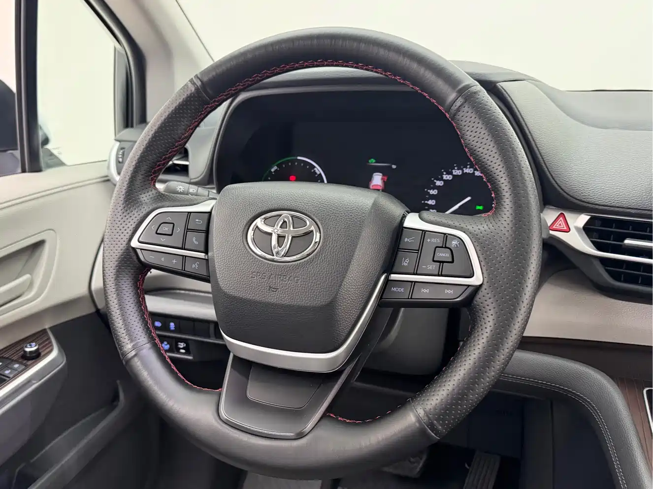 Toyota Sienna 2021 2.5L Hybrid Comfort Edition фото 13