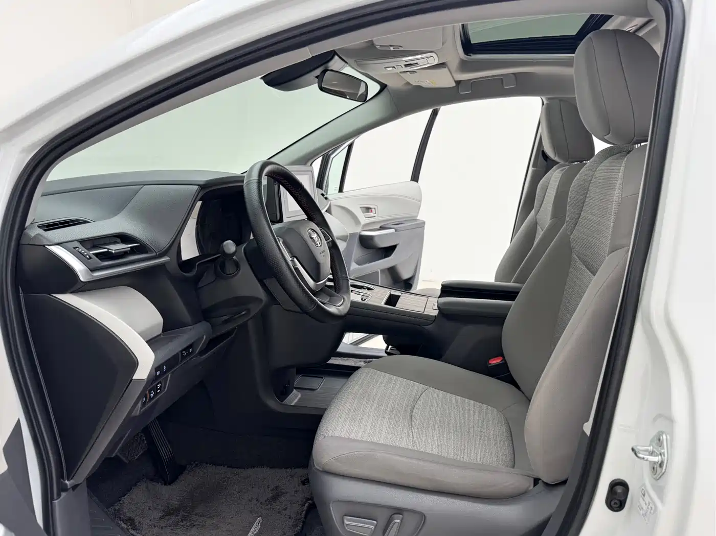 Toyota Sienna 2021 2.5L Hybrid Comfort Edition фото 8