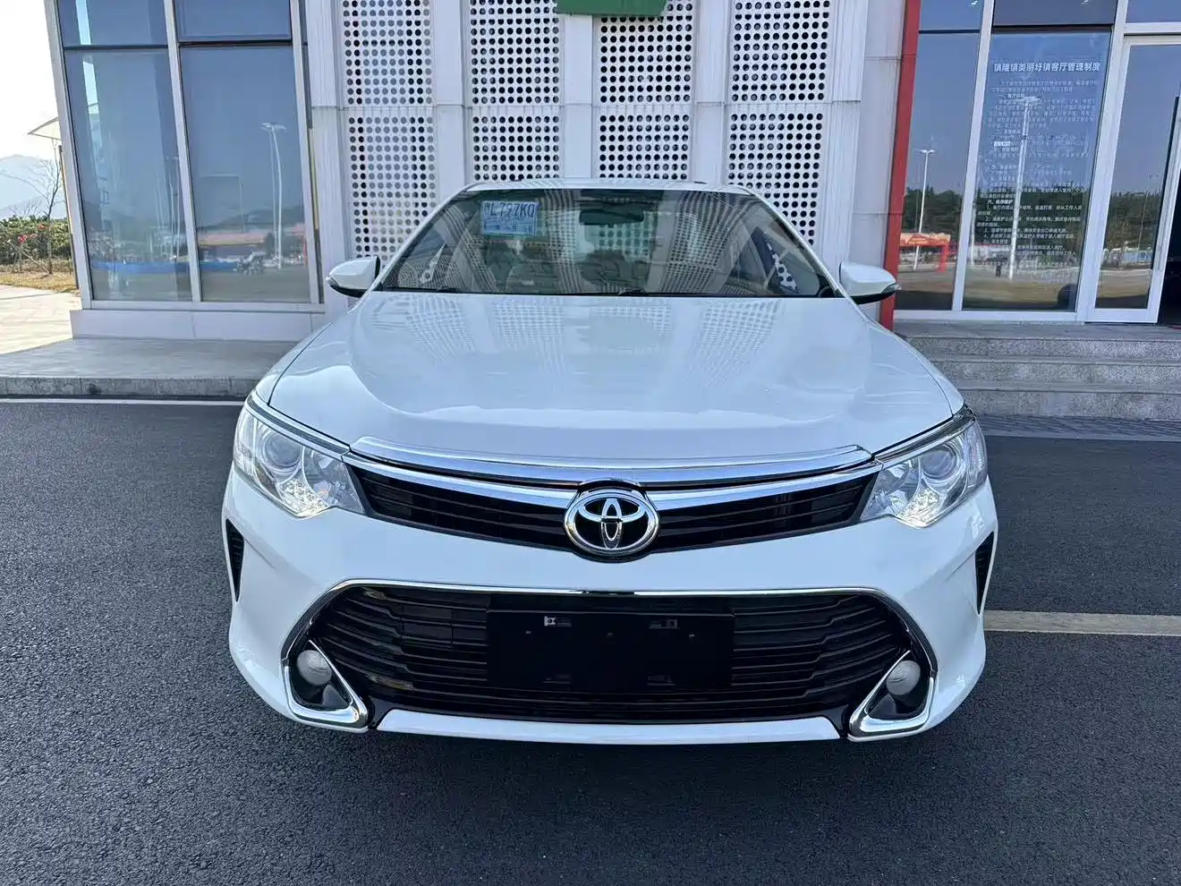 Toyota Camry 2016 2.0E 10th Anniversary Elite Edition фото 20