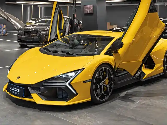 lamborghini revuelto