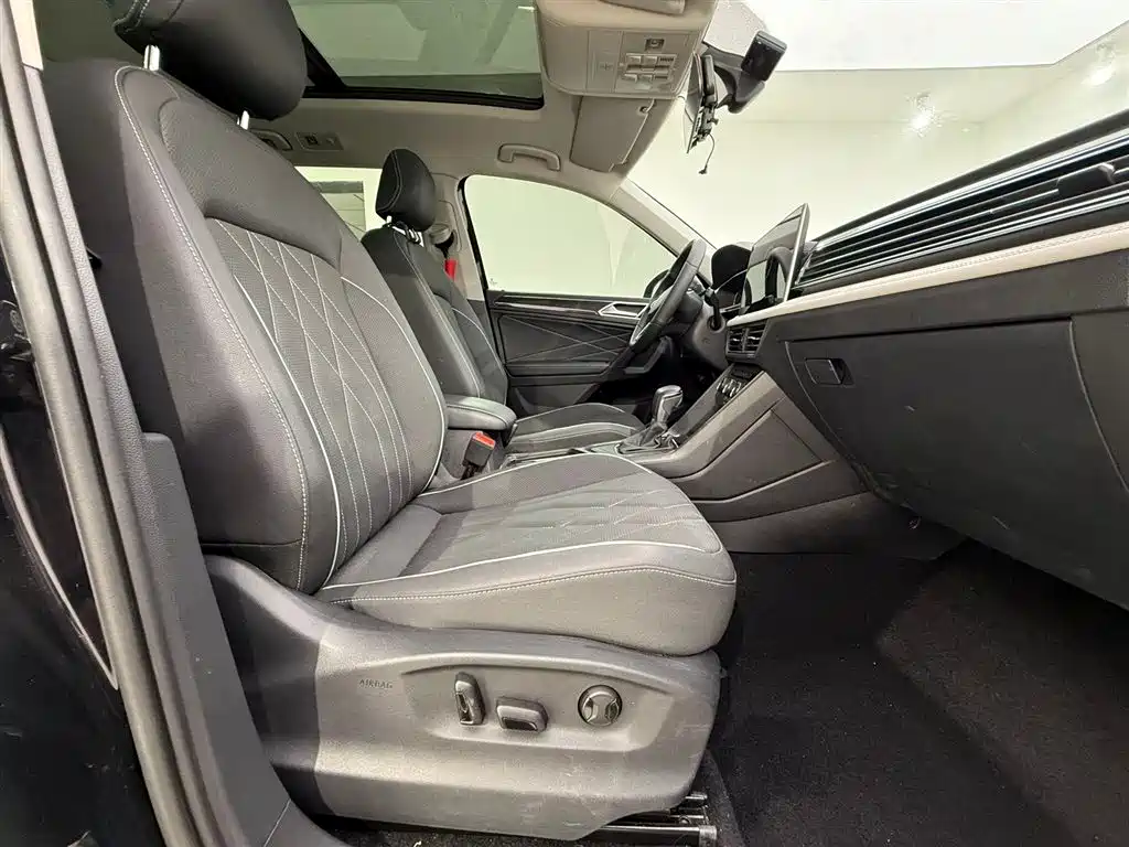 Volkswagen Tiguan L 2023 280TSI 2WD Trend Limited Edition фото 9