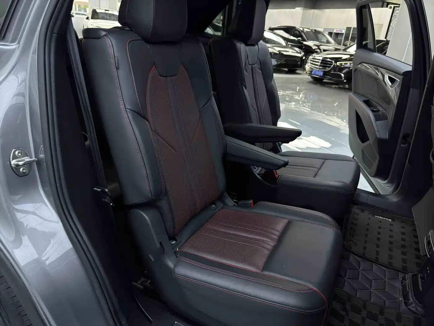 Audi Q5 e-tron 2022 40 e-tron Starlight Edition Mecha Suit Sun Chaser Version фото 24