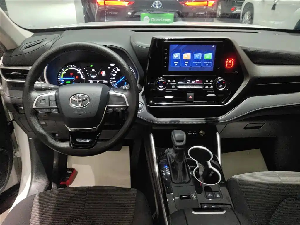 TOYOTA HIGHLANDER