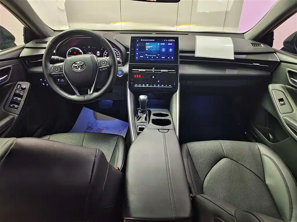 Toyota Avalon 2023 Hybrid 2.5L Luxury Edition фото 15