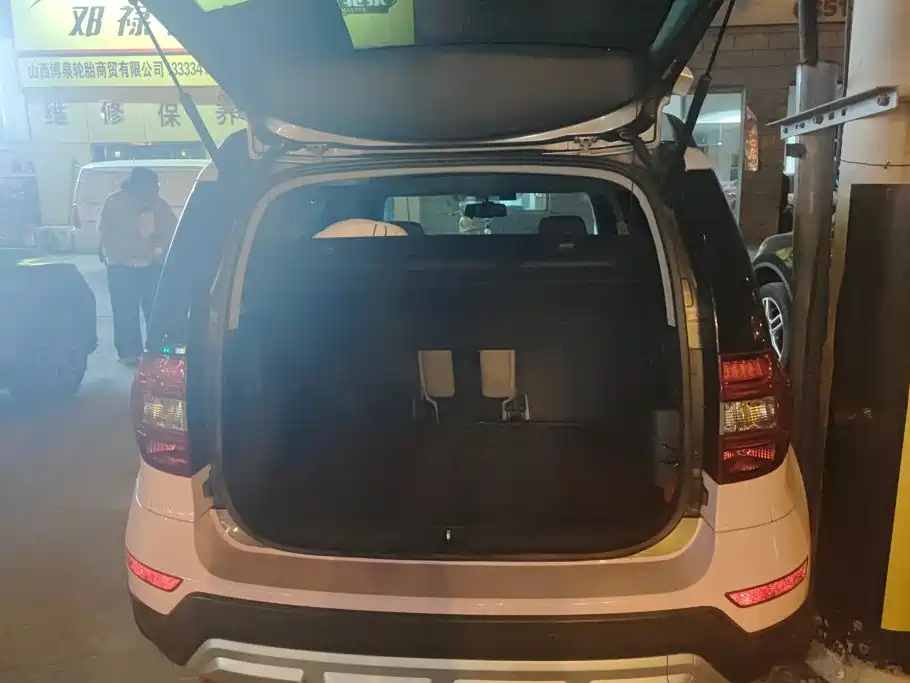 Фото 4 - Škoda Yeti