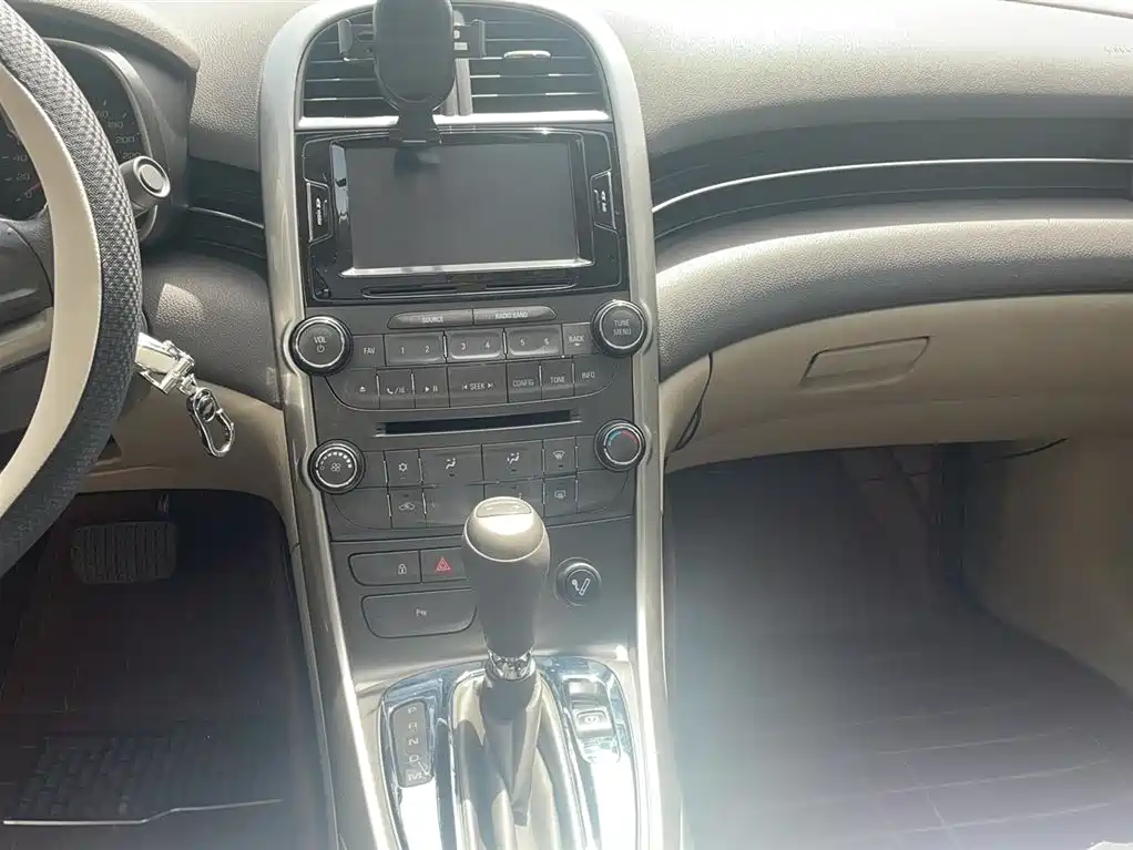 Chevrolet Malibu 2014 2.0L Automatic Comfort фото 5