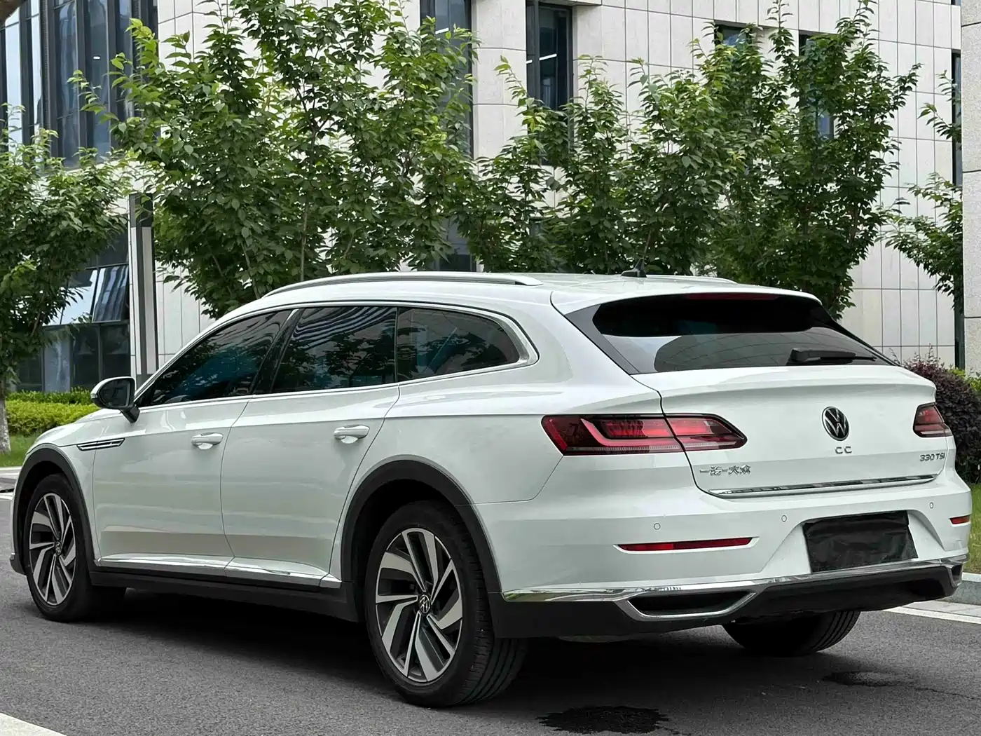 Volkswagen FAW-Volkswagen CC 2021 Shooting Brake 330TSI Hunter Edition фото 26