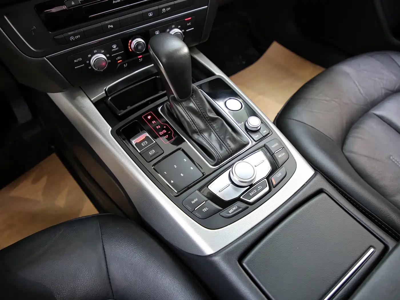 Audi A6L 2018 Model 35 TFSI Collector's Edition фото 9