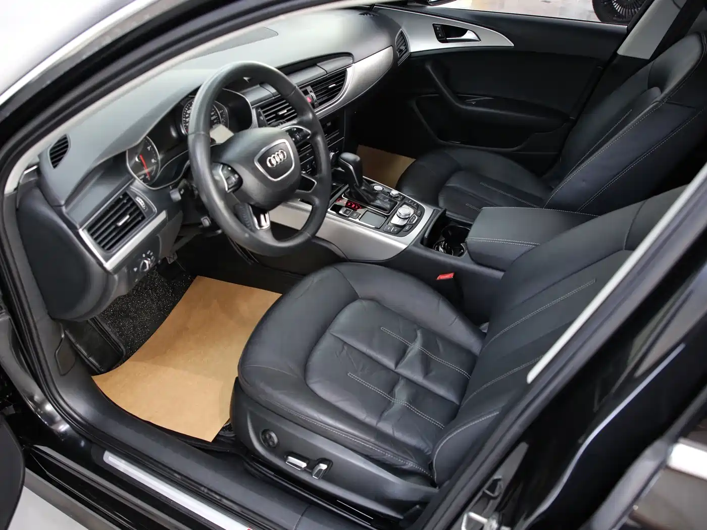 Audi A6L 2018 Model 35 TFSI Collector's Edition фото 3