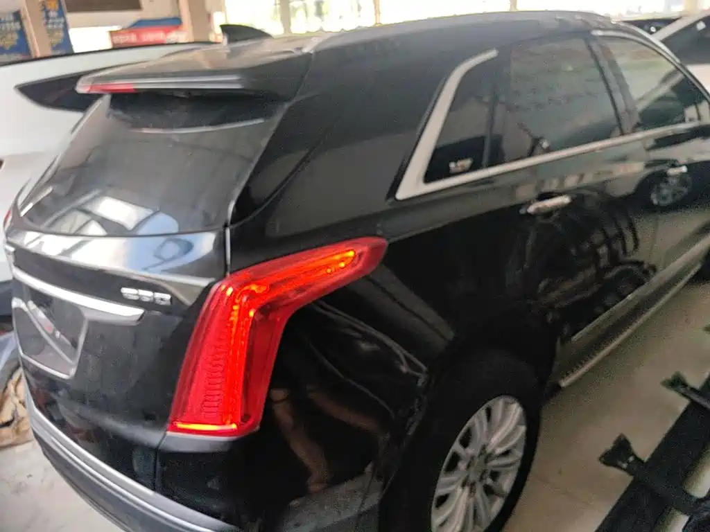Фото 7 - Cadillac XT5