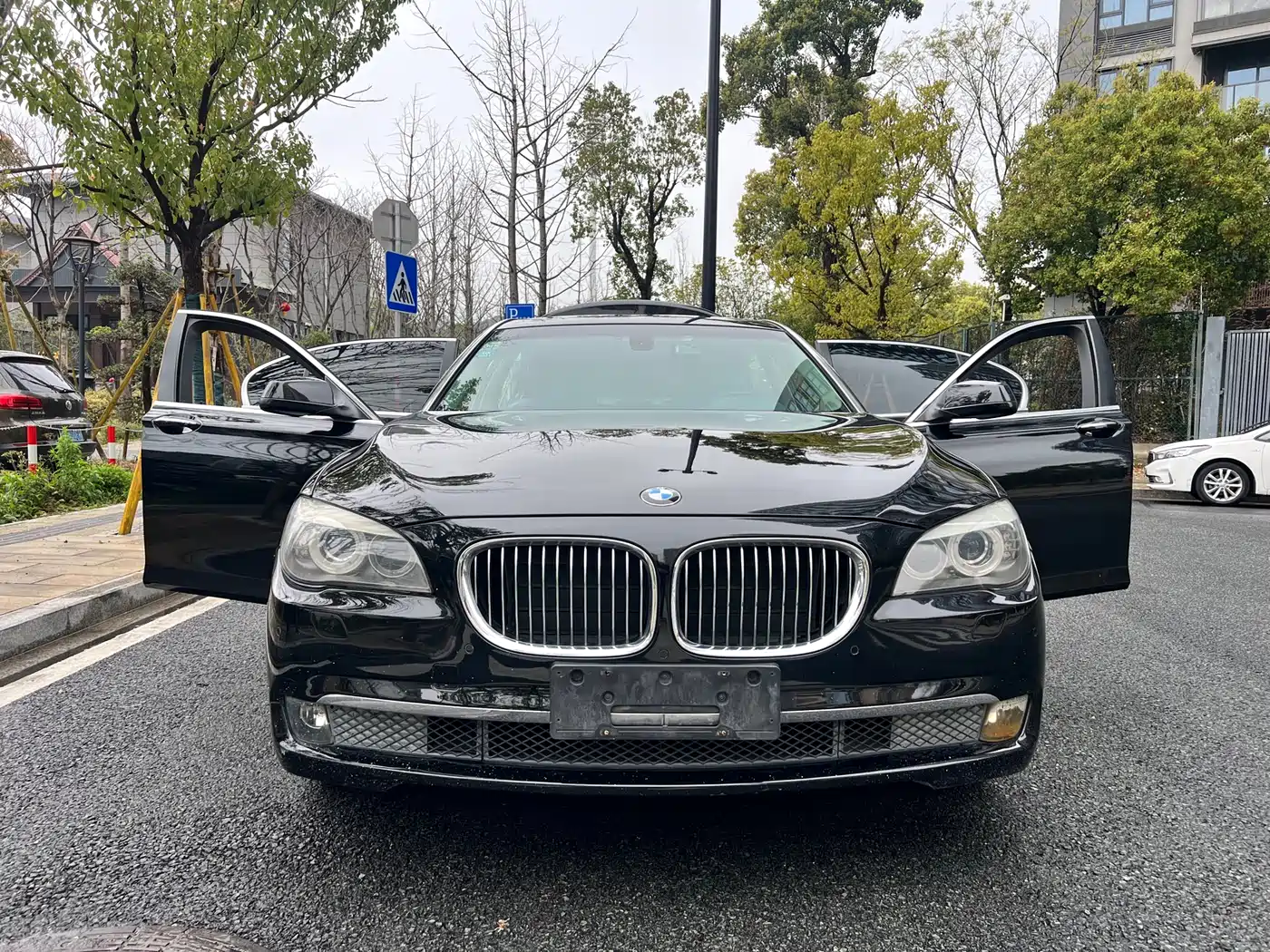 BMW 7 Series 2011 730Li Elegance фото 23