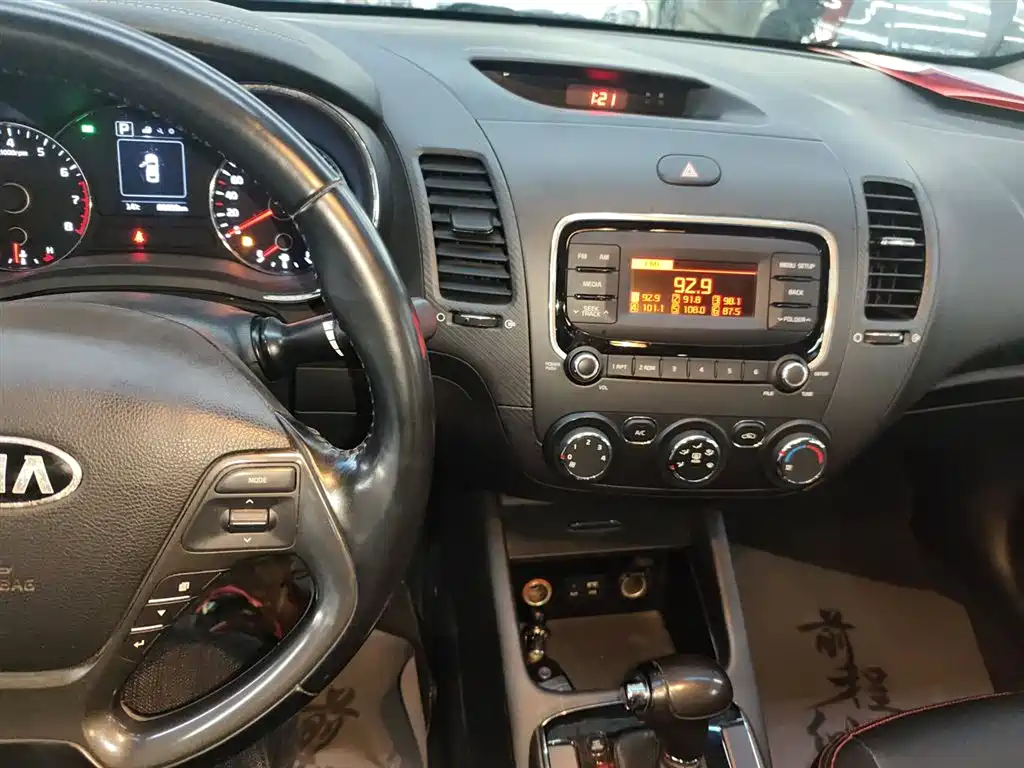 Kia K3 2016 1.6L Automatic GLS фото 9
