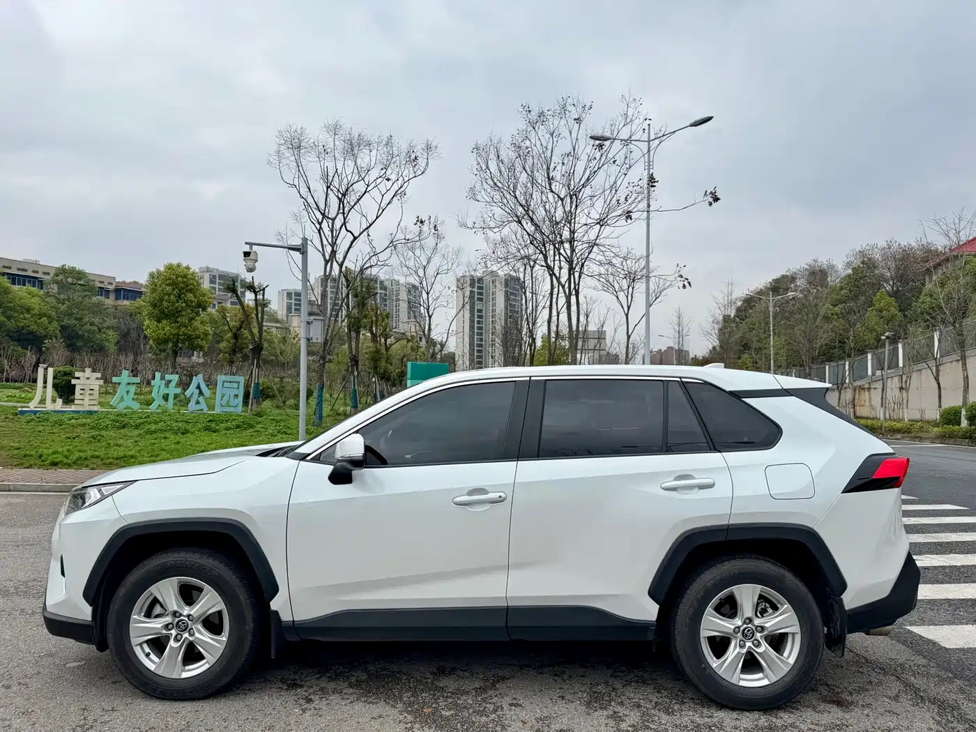 Toyota RAV4 Rongfang 2024 2.0L CVT FWD Urban Edition фото 13
