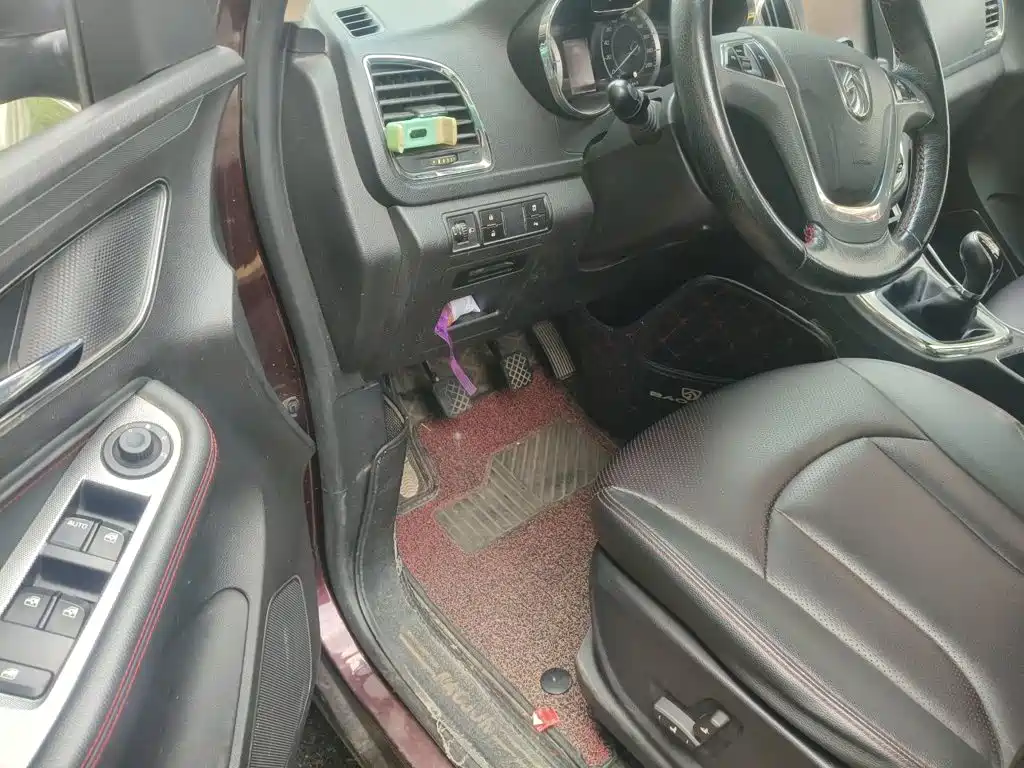 Baojun 560 2015 2015 1.8L Manual Luxury