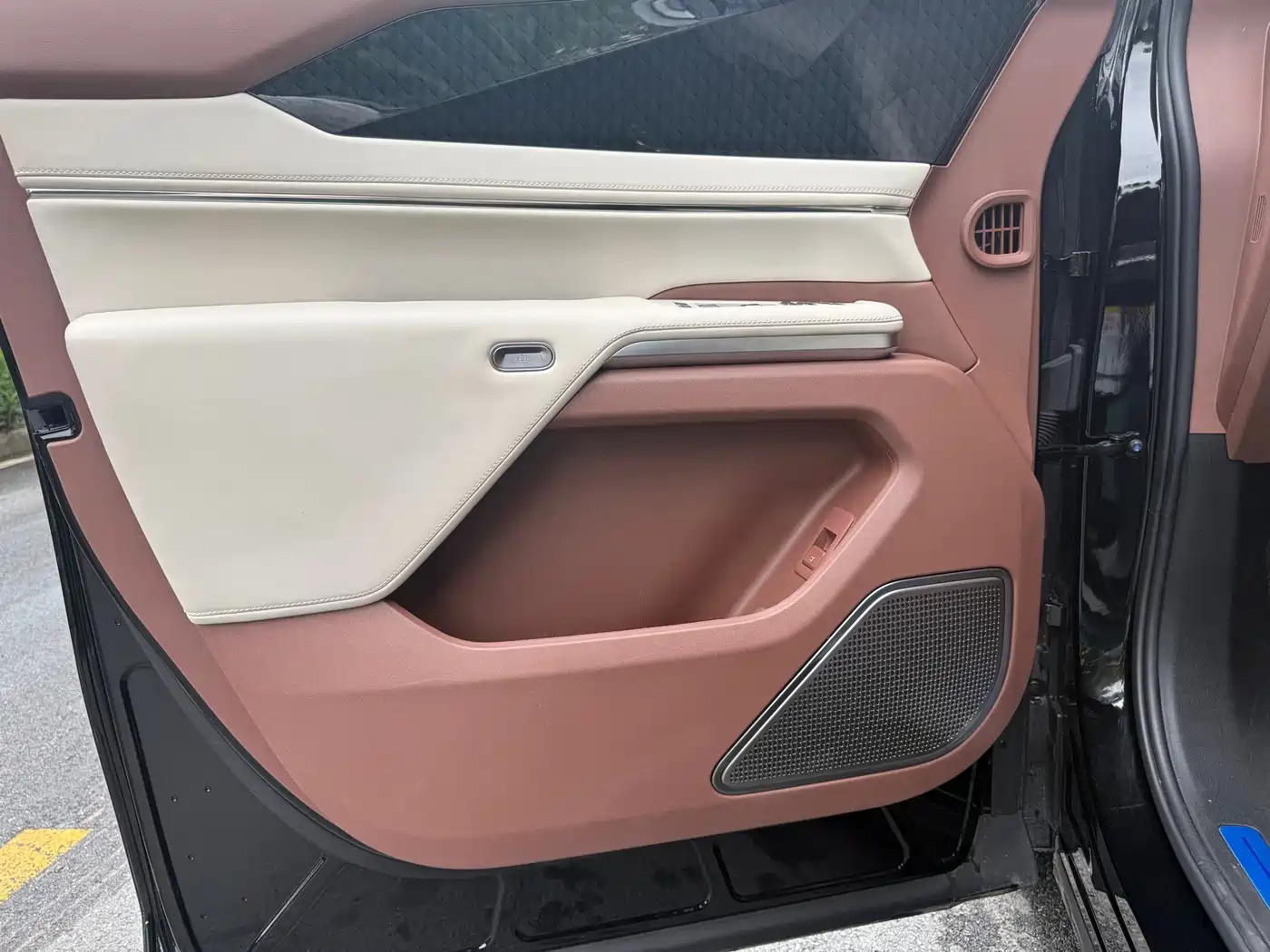 BYD Xia 2025 DM-i 1.5T 100km Surpass Edition фото 18