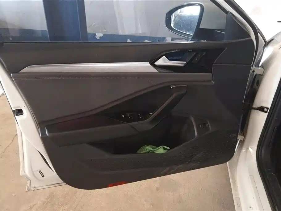 Volkswagen Sagitar 2021 280TSI DSG Comfort Smart Connect Edition фото 7