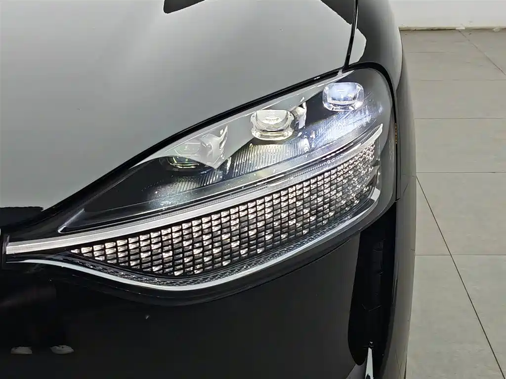 AITO Wenjie AITO M9 2024 Range Extender Ultra 52kWh 6-seater фото 7