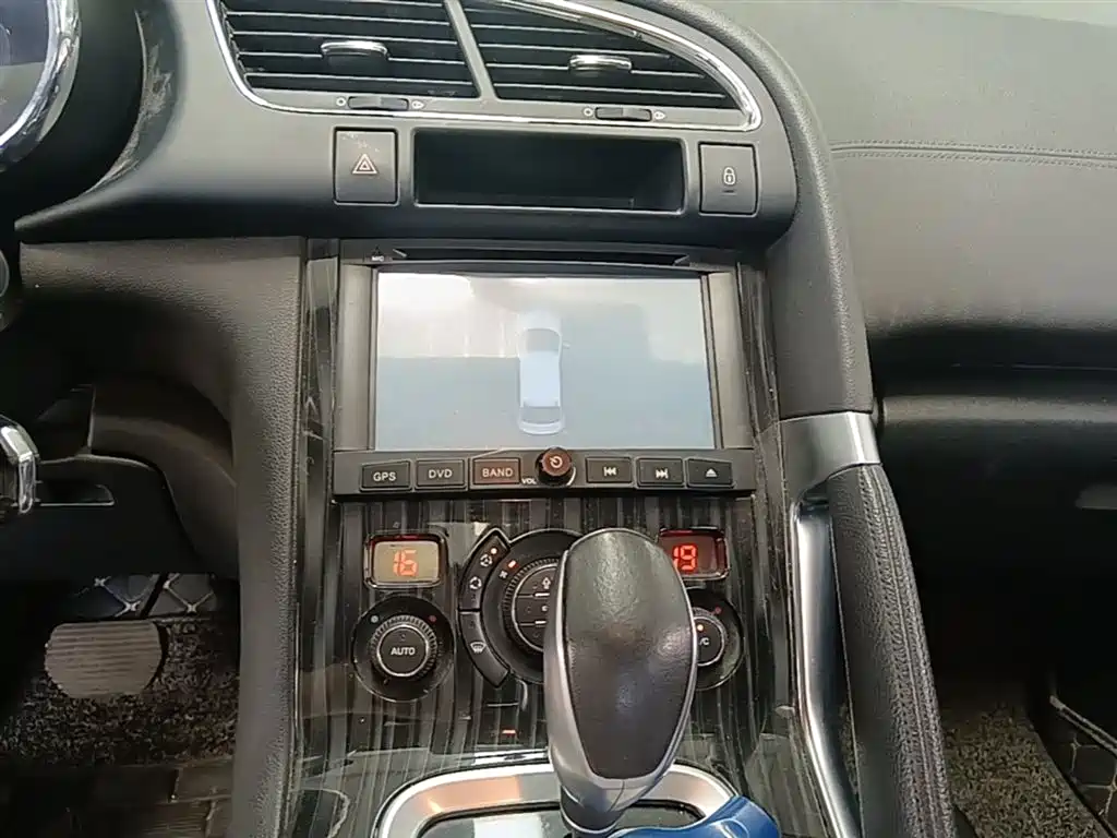 Peugeot 3008 2015 2.0L Automatic Trend Edition фото 13