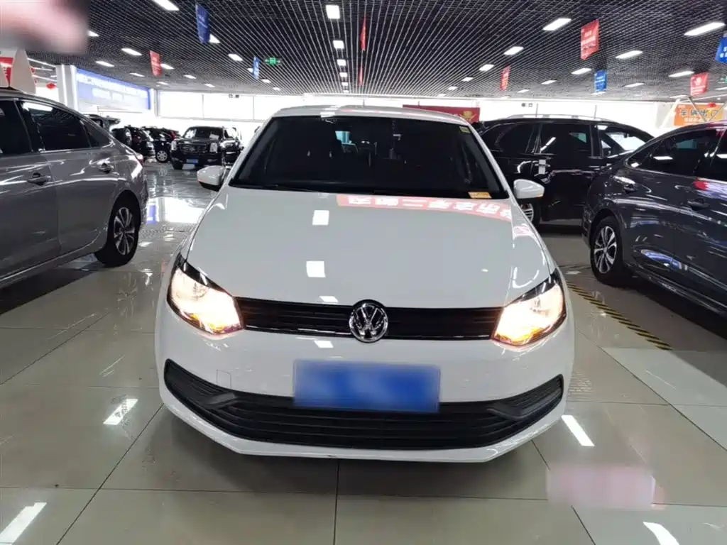 Volkswagen Polo 2016 1.4L Automatic Trend фото 3