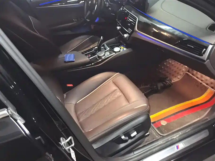 BMW 5 Series 2022 525Li M Sport Package фото 8