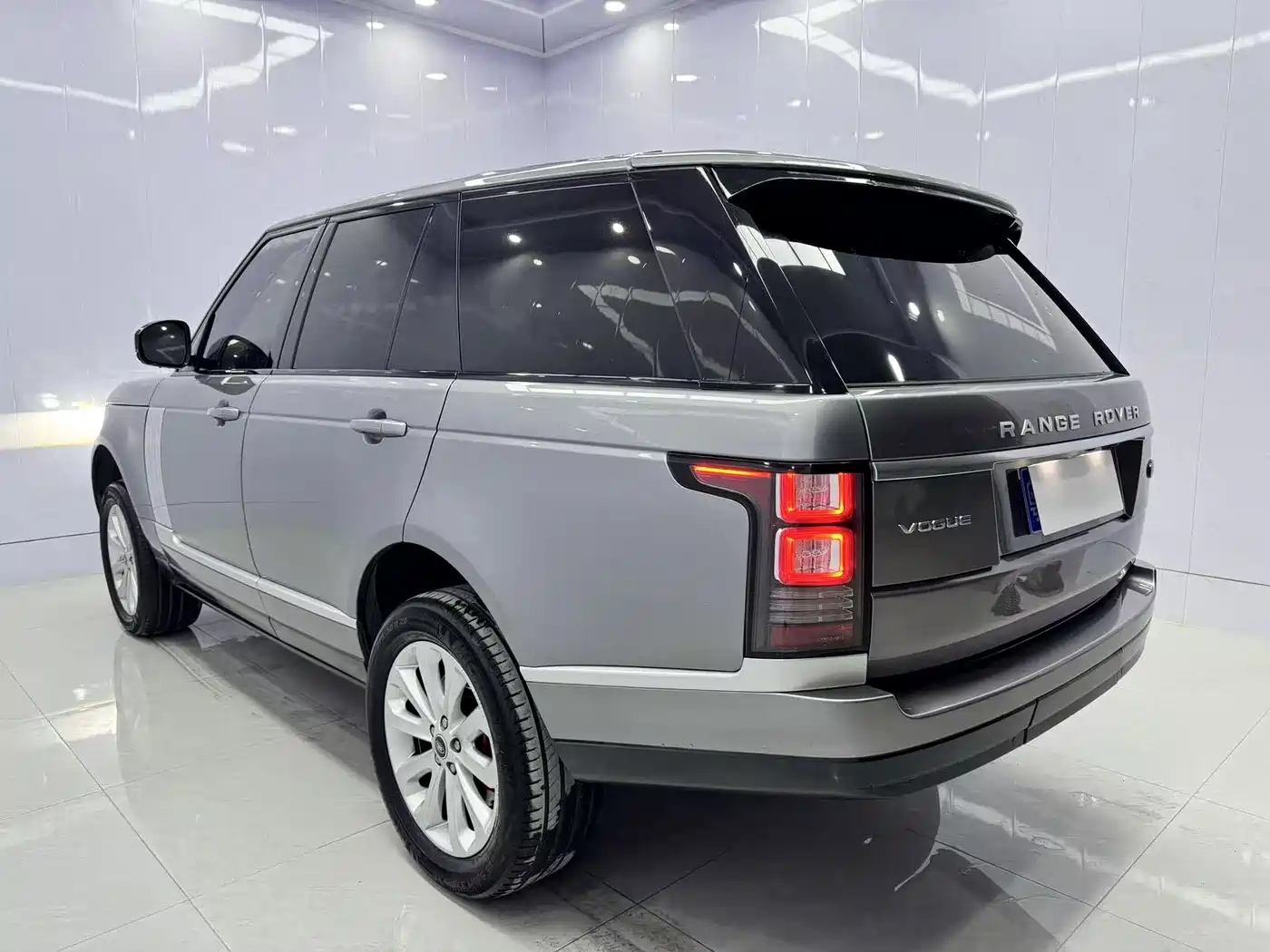 Land Rover Range Rover 2013 NA 5.0 V8 Vogue фото 3