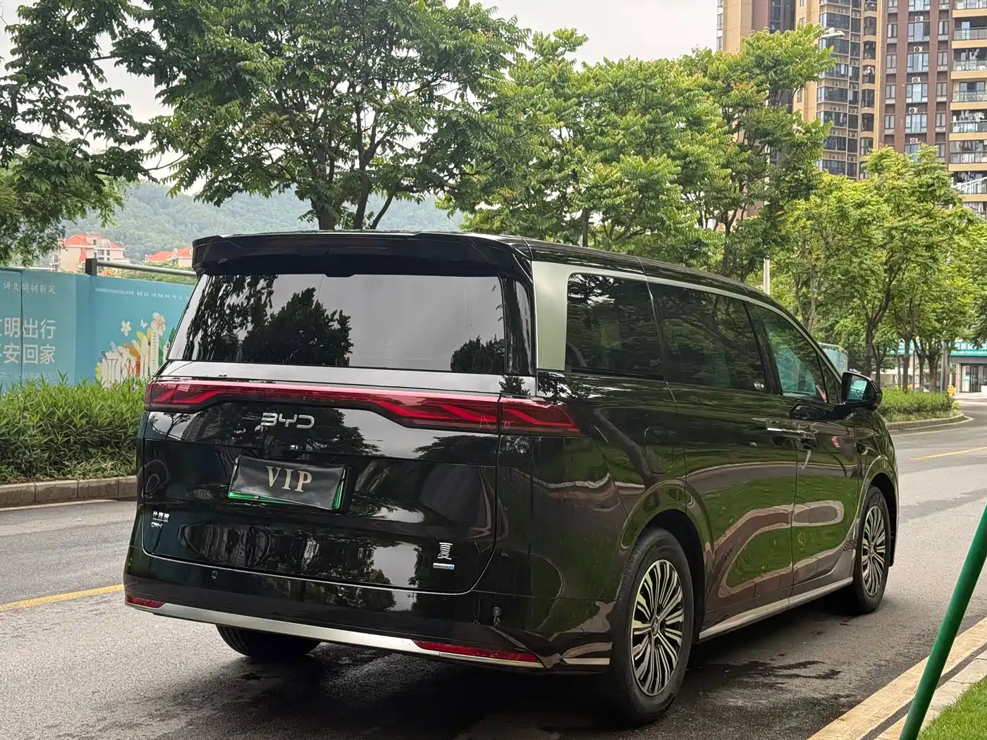 BYD Xia 2025 DM-i 1.5T 100km Surpass Edition фото 11