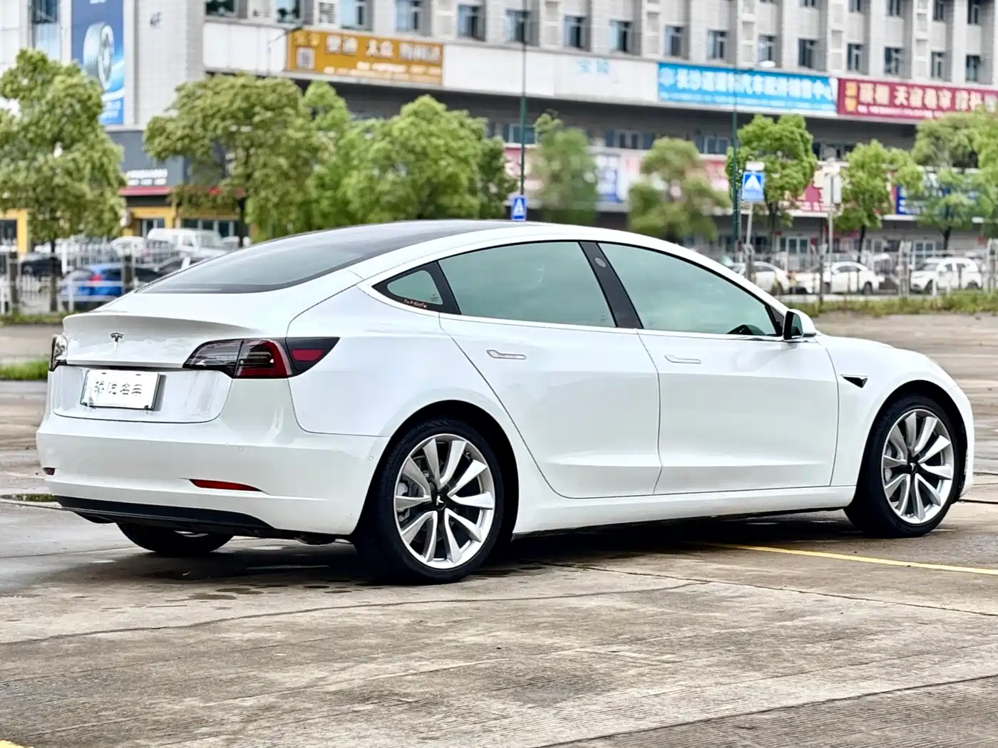 TESLA MODEL 3 (IMPORTED)