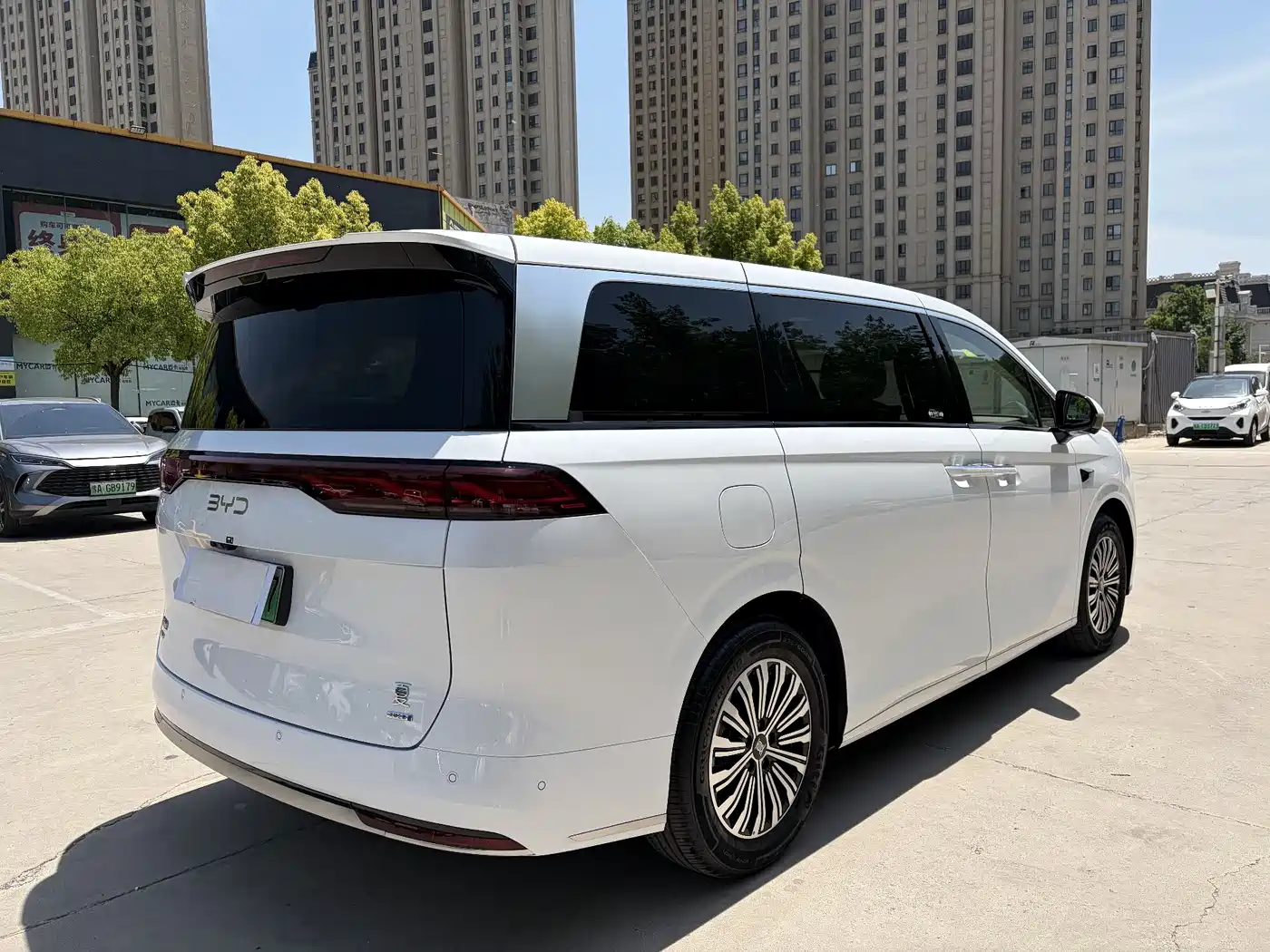 BYD Xia 2025 DM-i 1.5T 100km Leading Edition фото 4
