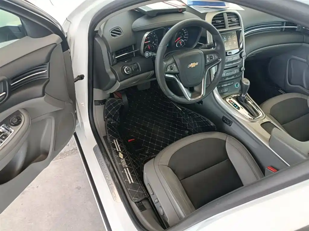 Chevrolet Malibu 2014 2.0L Automatic Luxury фото 16