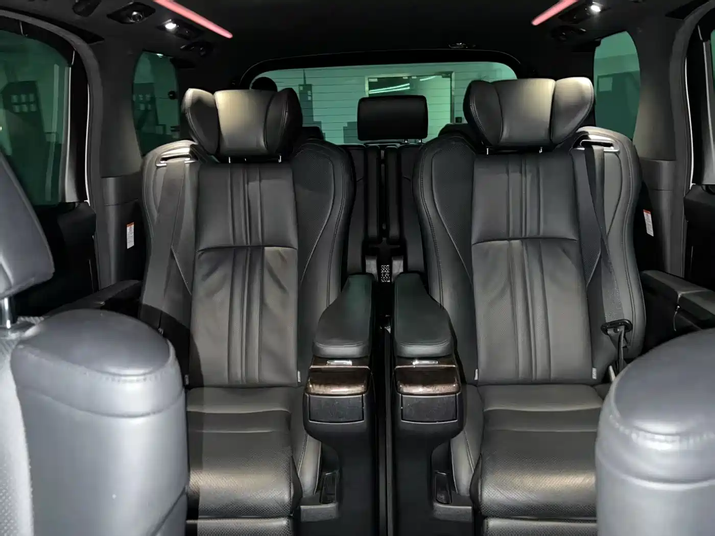 Toyota Alphard 2019 Hybrid 2.5L Premium Edition фото 11