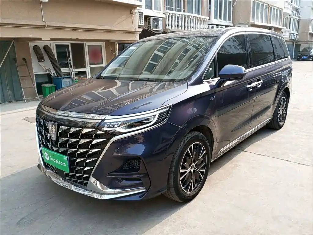 Roewe iMAX8 2023 400TGI Cross Edition