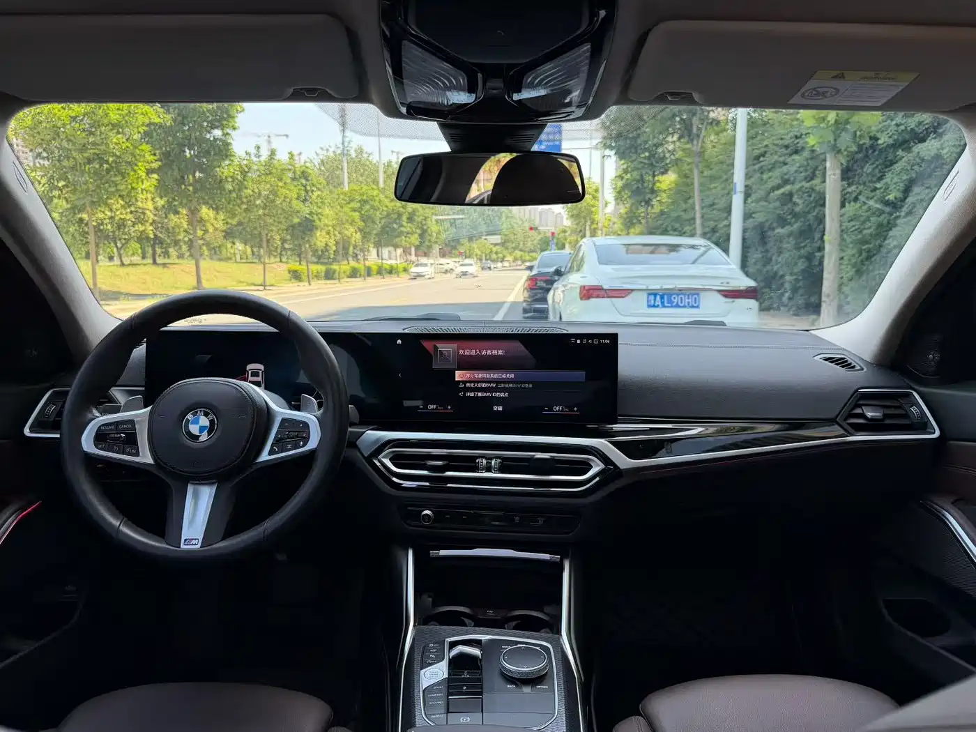 BMW 3 Series 2023 325Li M Sport Black Night Package фото 5