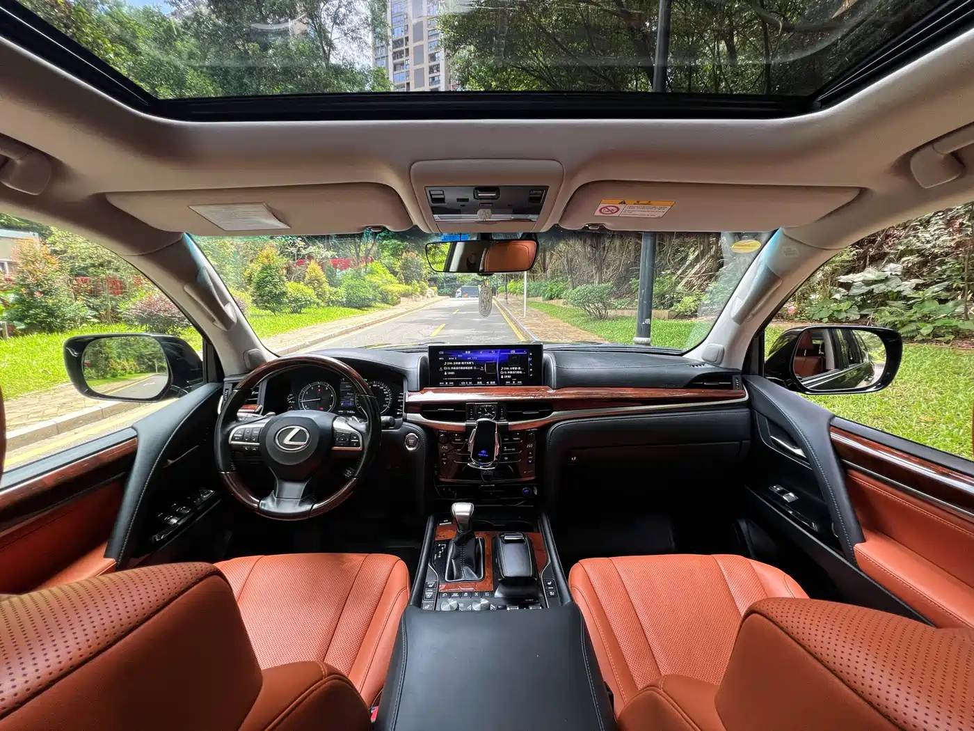 Lexus LX 2017 570 Dynamic Luxury фото 4