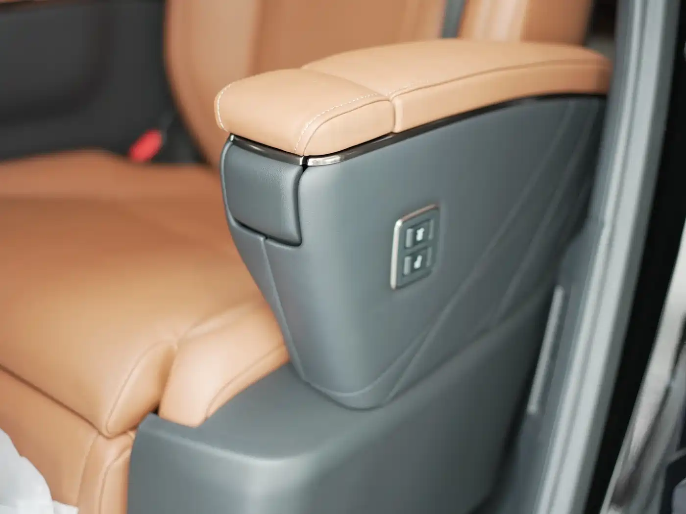 Toyota Alphard 2024 Hybrid 2.5L Ultimate Enjoyment Edition фото 13
