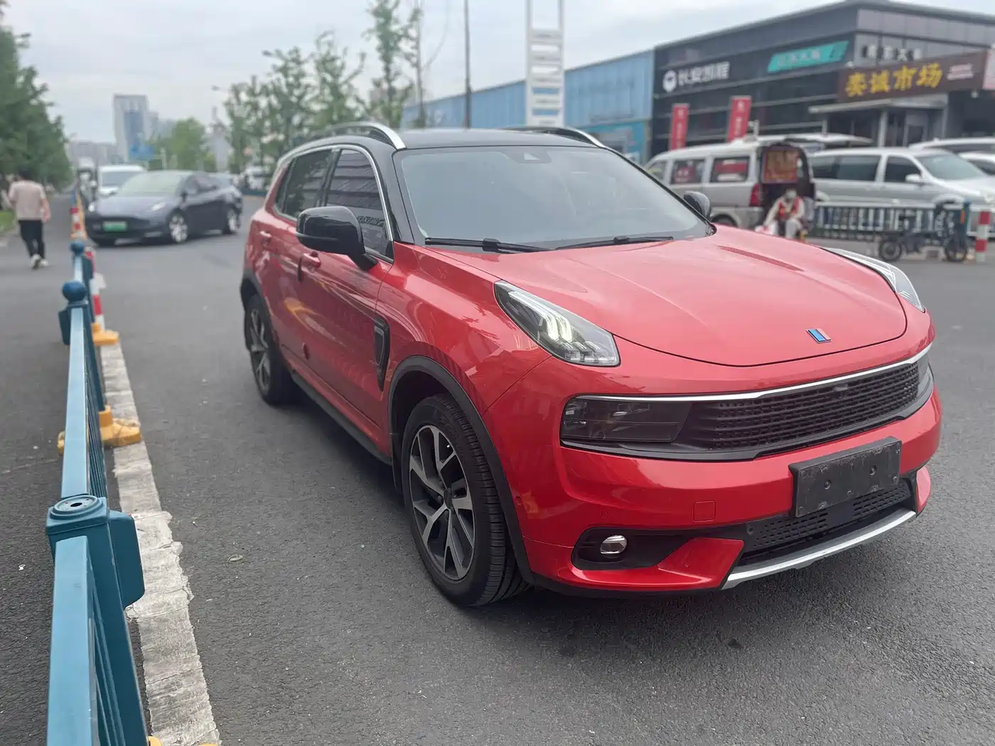 Lynk & Co 01 2017 2.0T AWD Pro фото 4
